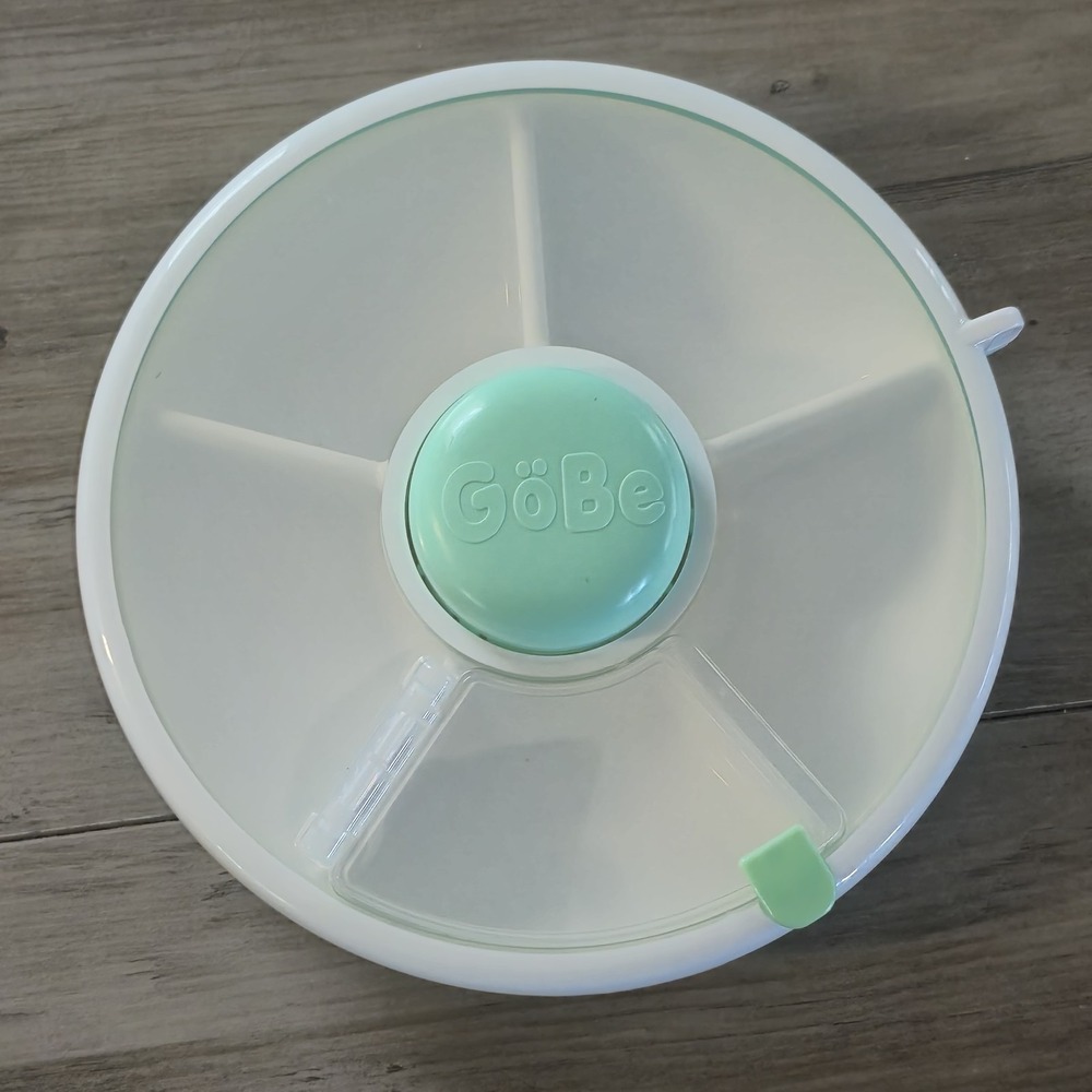 GoBe‎ 5 Compartment Snack Spinner for Kids  Portable Mint Green 11oz Easy Clean